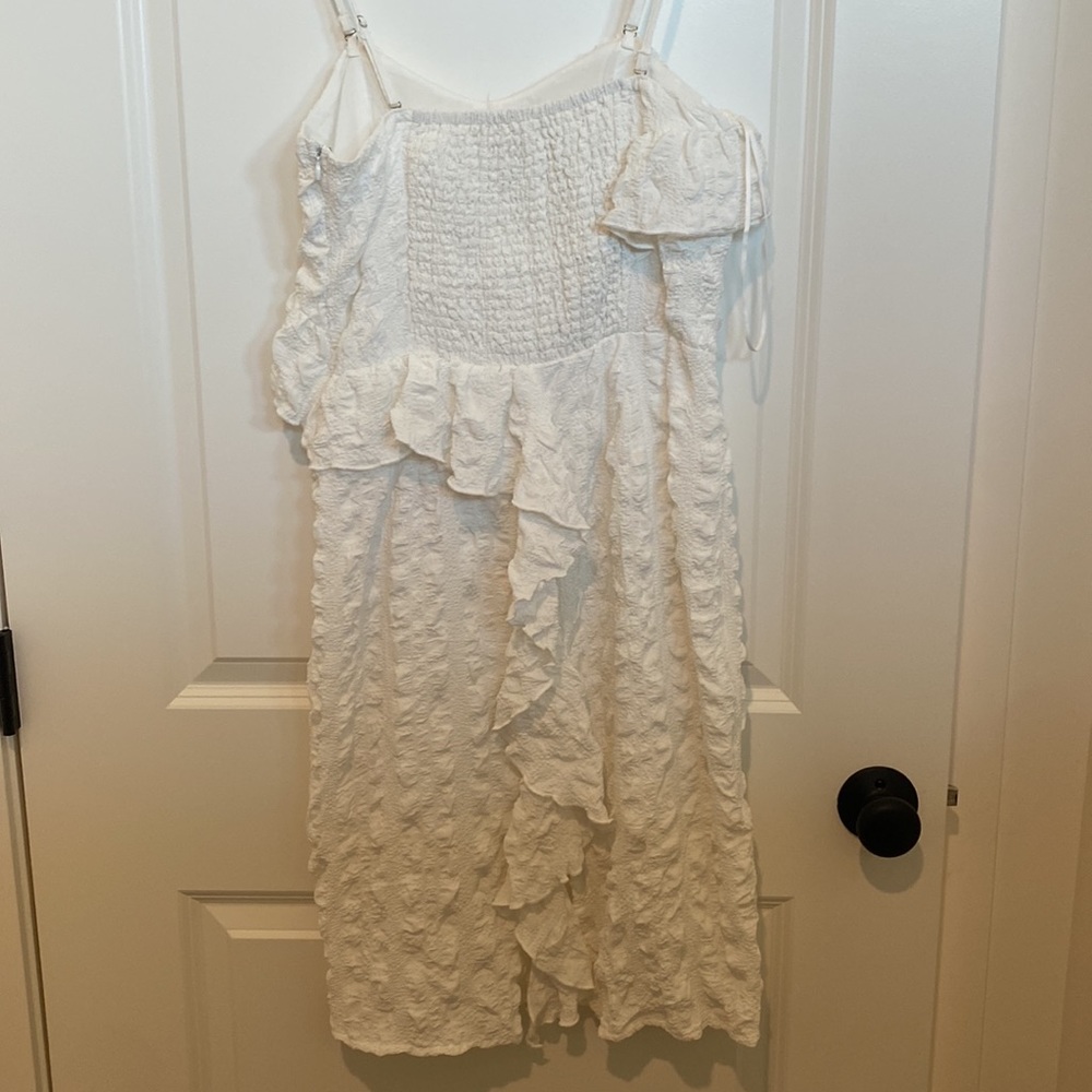 PEEFECT WHITE Dress - Picture 4 of 4